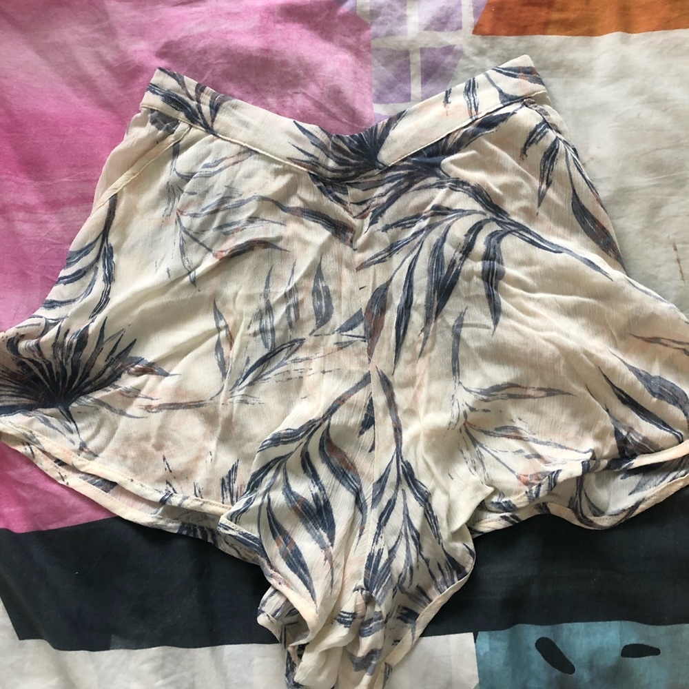 O’Neil flowy shorts!